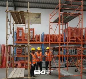 Perbedaan-Perancah-Bambu-vs-Scaffolding-Set